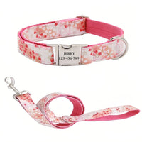 犬の首輪 迷子札付き 犬首輪 お洒落 名前入れ 彫刻 可能 犬用トレーニング首輪 小型犬・中型犬・大型犬用 首輪 サイズ調節可能 ペット用品 リード付き 犬の首輪 フワフワ素材 超軽量 通気クッション かわいい