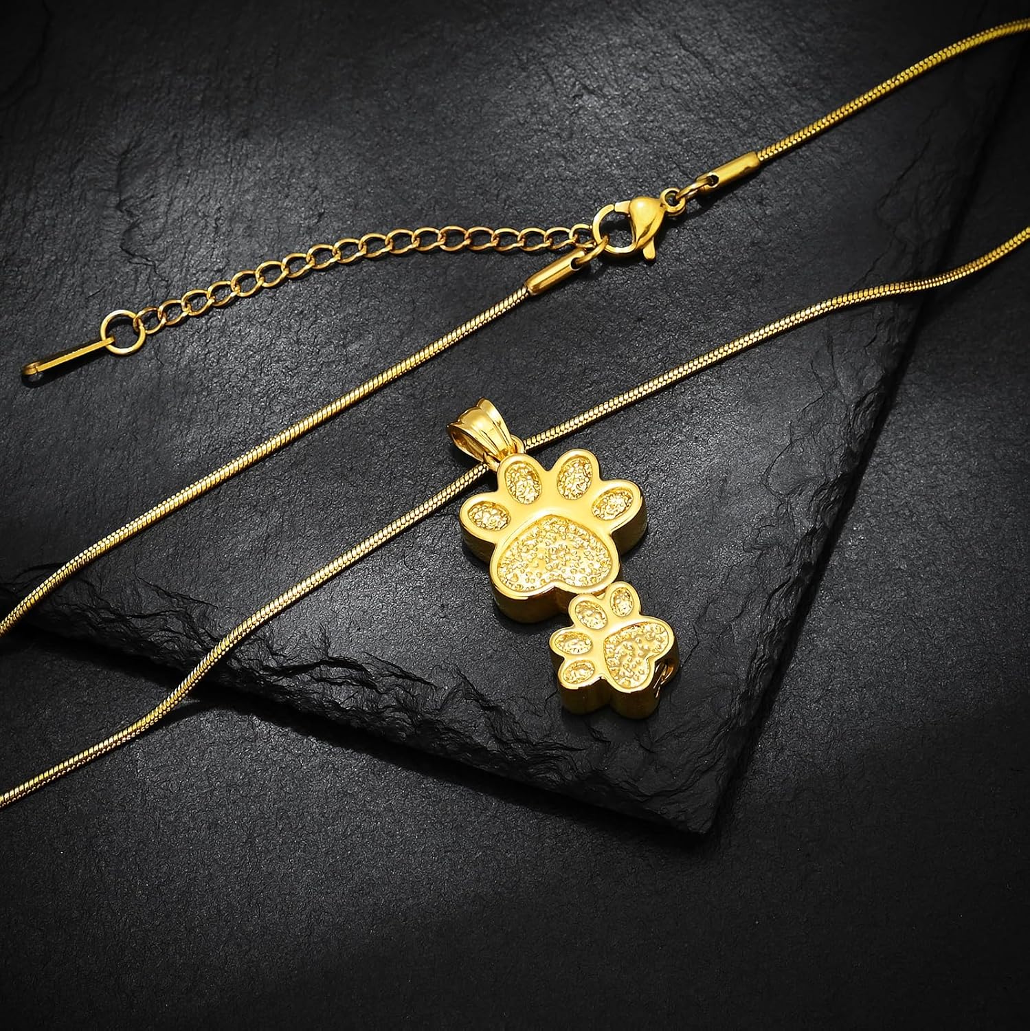 遺灰のための骨壷のネックレス 犬のペットの灰のネックレス 肉球の記念の灰 記念品 火葬の宝石類 女性犬および猫愛好家のためのギフト